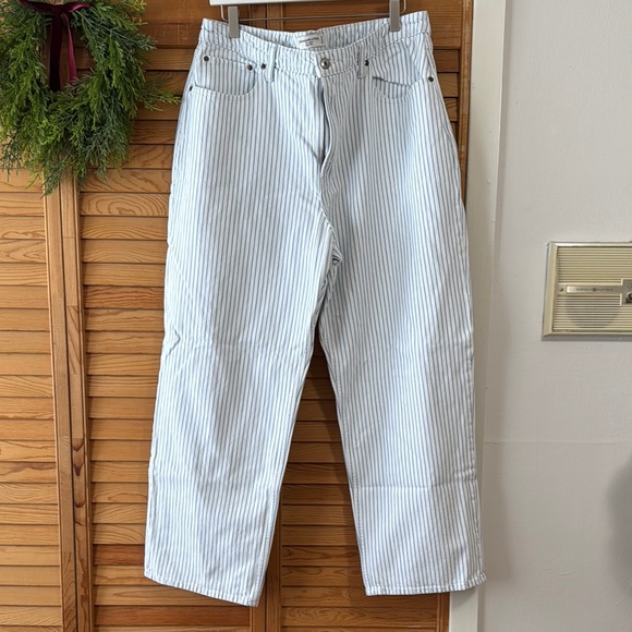 Abercrombie & Fitch Denim - Abercrombie & Fitch Curve Love High Rise The Loose Jean SHORT